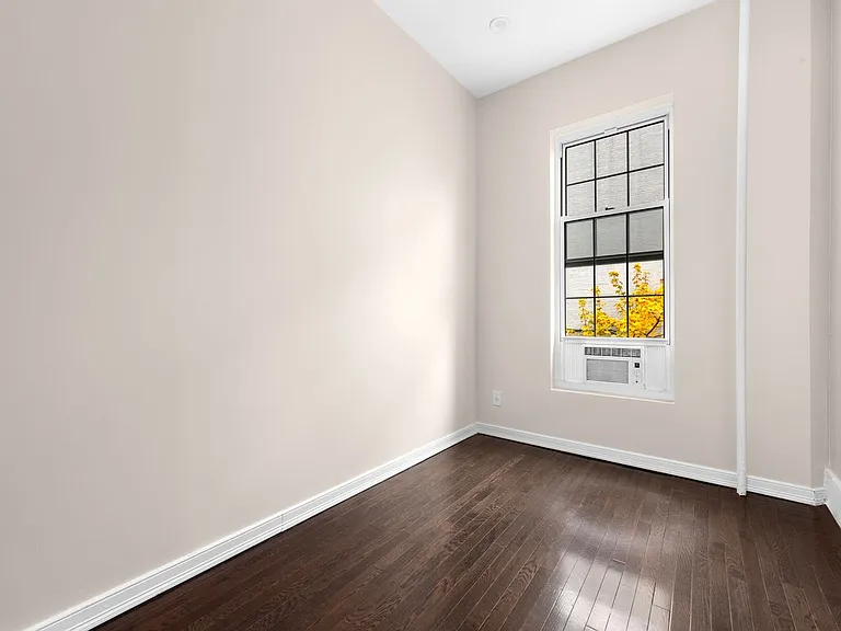 621 Macon St #2 — Photo 11