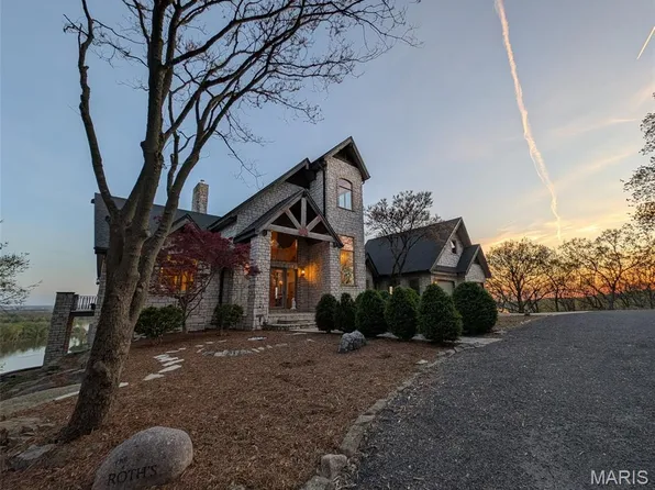 1 River Ridge Rd, Grafton, IL 62037