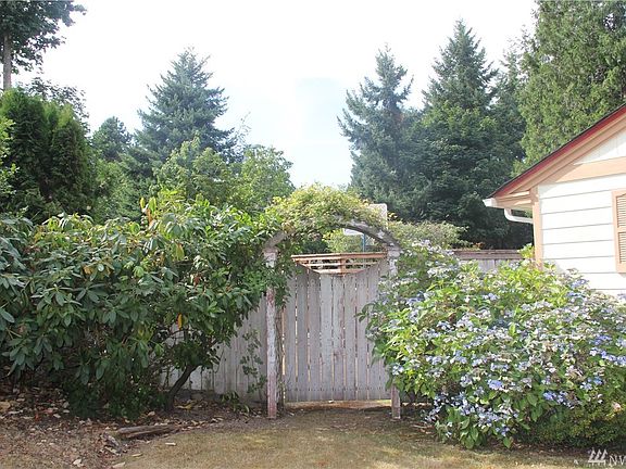 2nd image of 4821 72nd St E