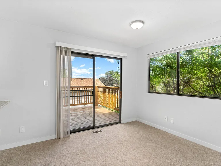 551 W Crestline Cir #9D2 — Photo 14