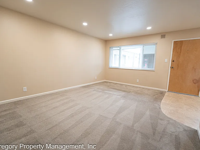 1815 Central Ave #202 — Photo 7