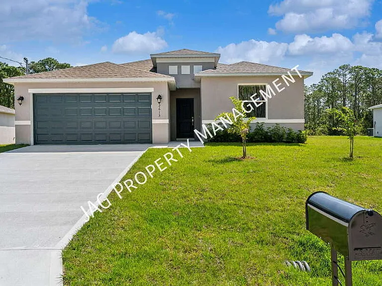 2613 Hagoplan Ave SW — Photo 1