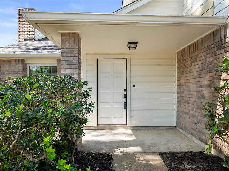 16311 Salinas Ln — Photo 3