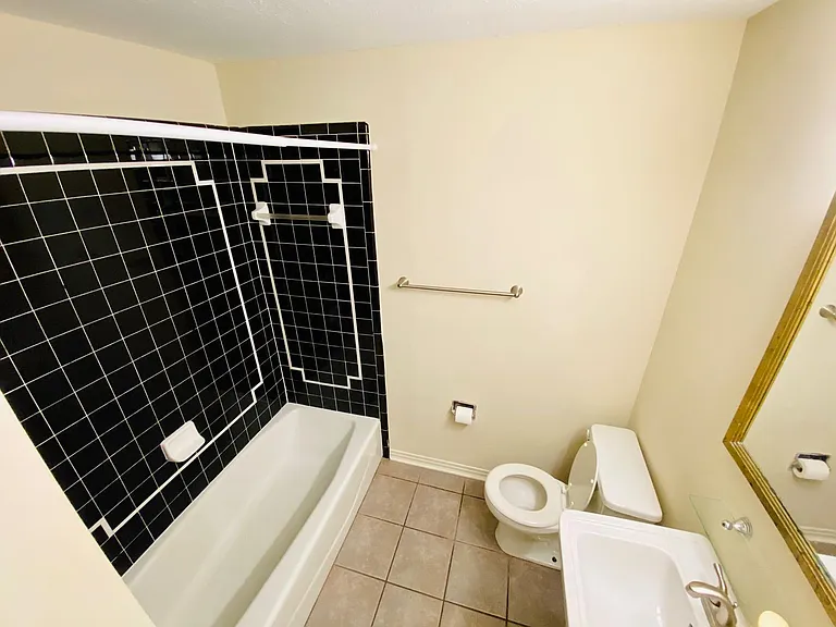 200-206 Lummus Dr — Photo 9