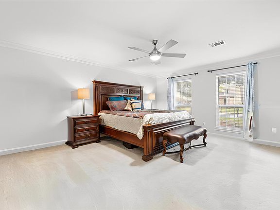 3rd image of 1814 Crutchfield Ln