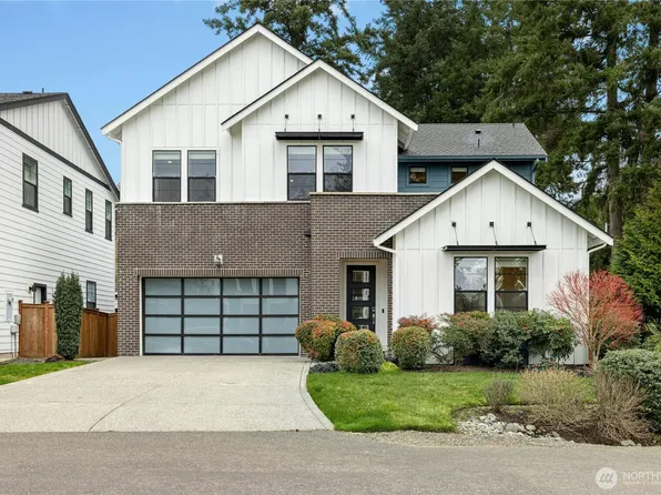 8784 NE Winslow Grove Court, Bainbridge Island, WA 98110