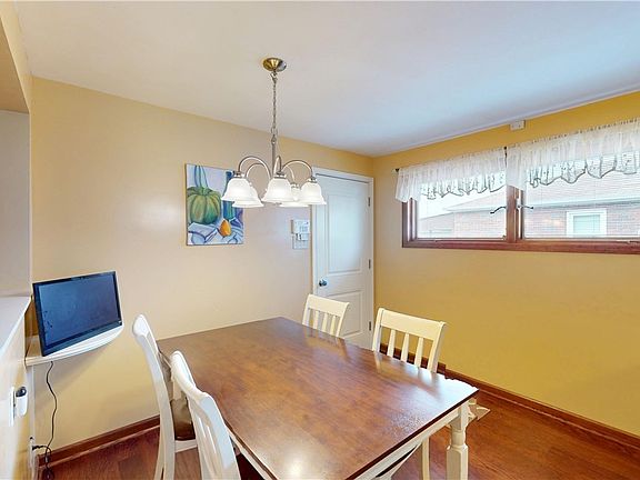 5th image of 570 68th St