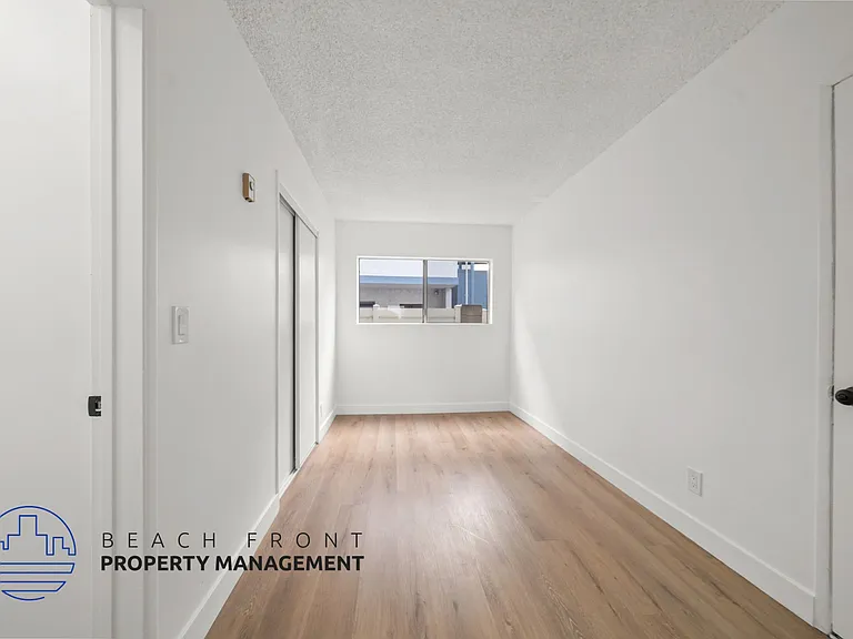 2511 Voorhees Ave — Photo 11