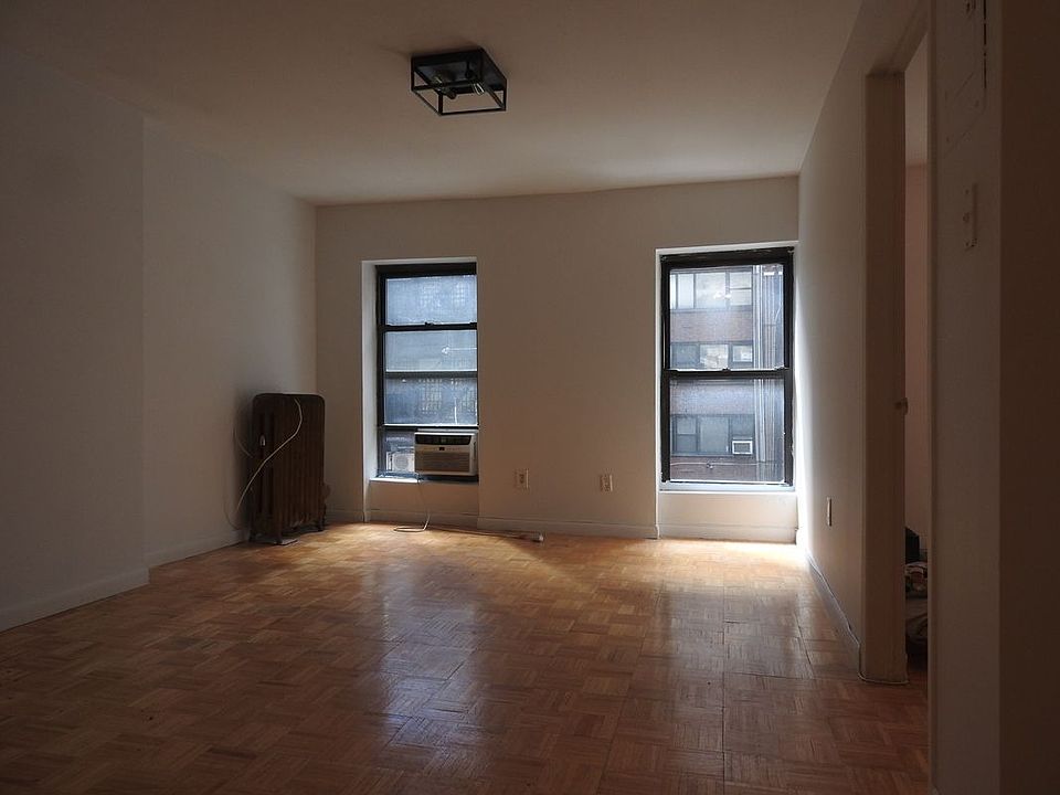 1st image of 60 W 48th St #55