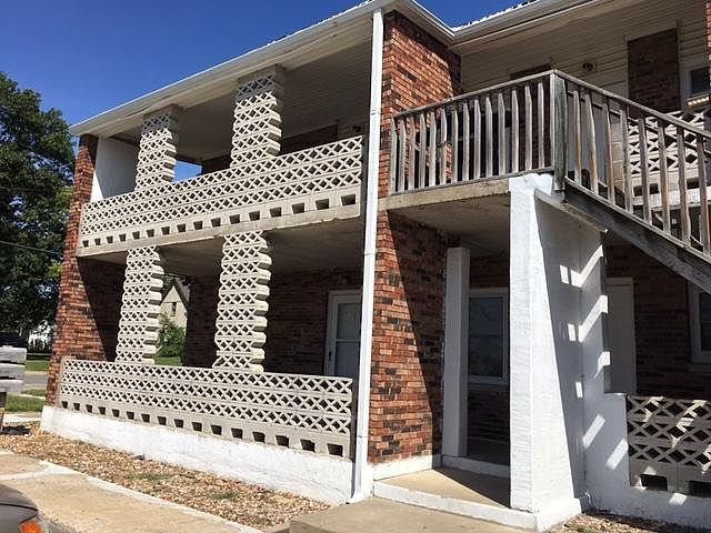 2nd image of 310 E Franklin St APT 4