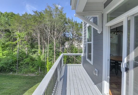 3rd image of 600 Heck Ln