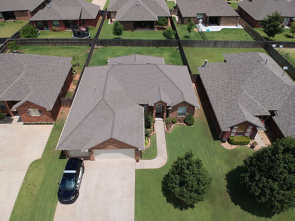1st image of 2709 SE 39th St