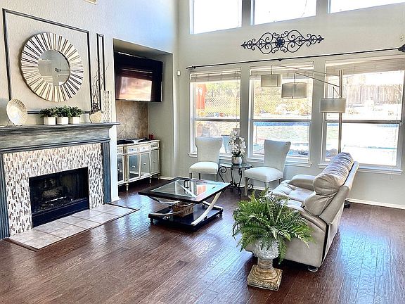 4th image of 3419 Navasota Cir