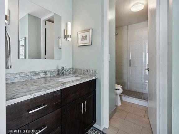 5th image of 2020 N Lincoln Park W APT 13M