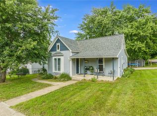 307 Liberty Rd, Smithville, MO 64089