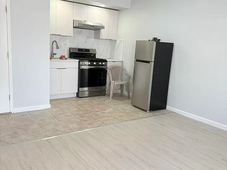 292 Dongan Hills Ave #1 — Photo 2