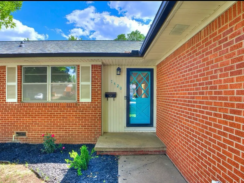 7420 E 30th Pl