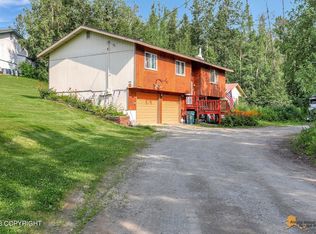 7585 E Rawhide Ln, Palmer, AK 99645