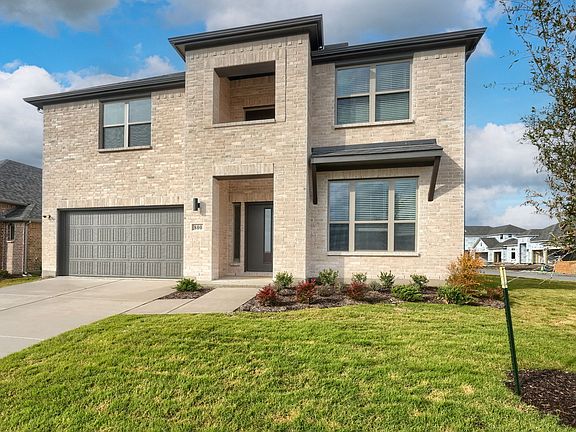 Oversized corner lot.