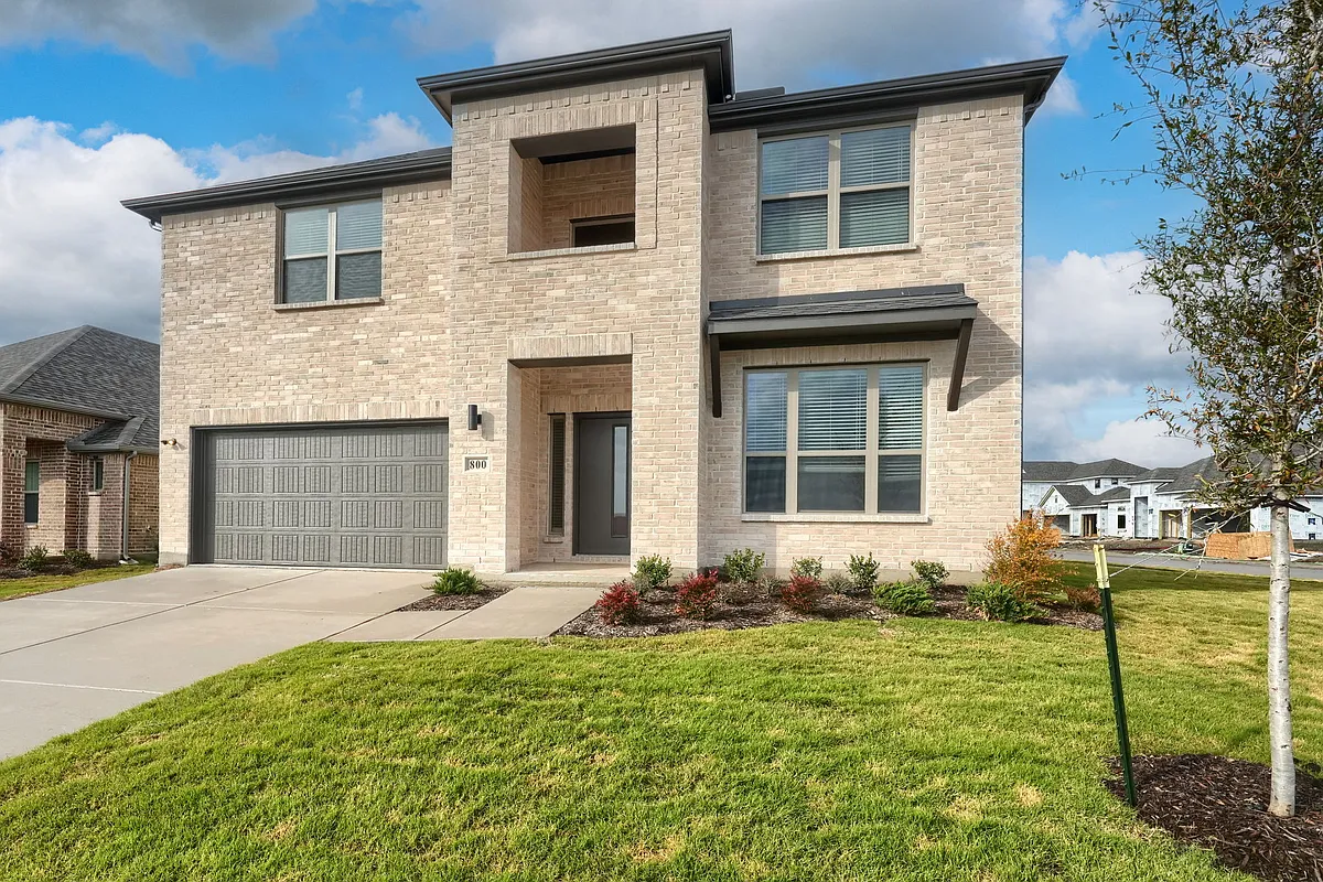 Oversized corner lot. - 800 Airbender Dr