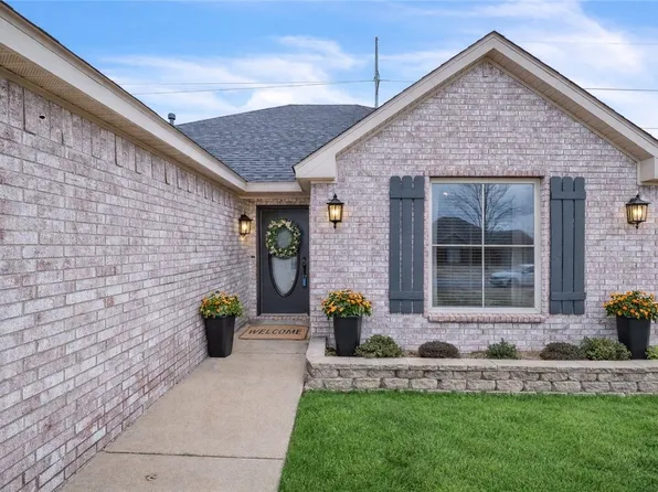 6003 S 36th St, Rogers, AR 72758