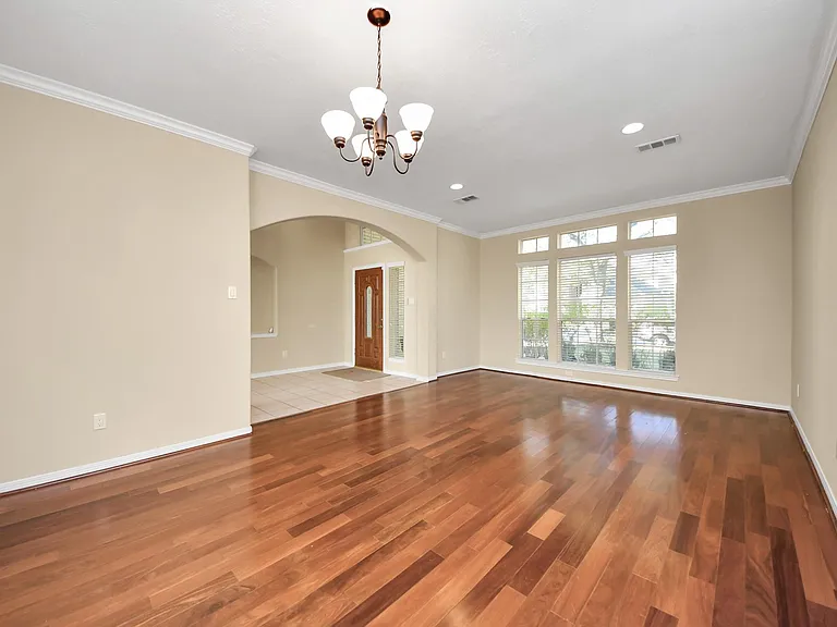 323 N Esplanade Ln — Photo 5