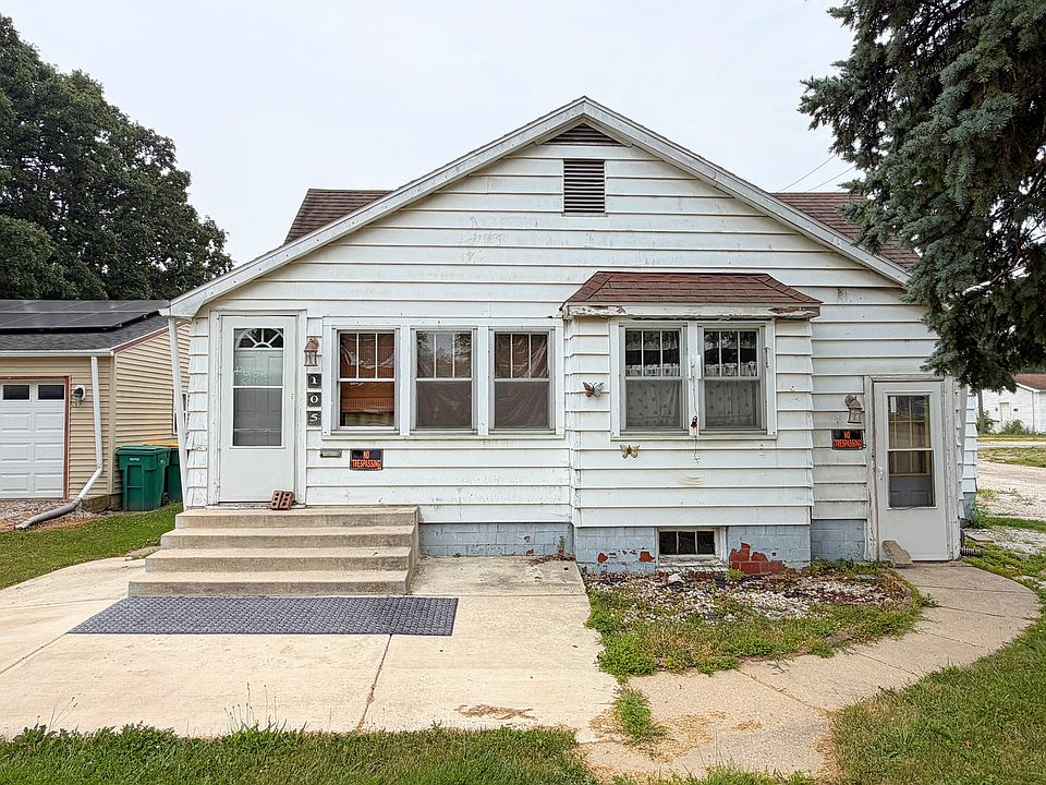 1st image of 105 E 12th St