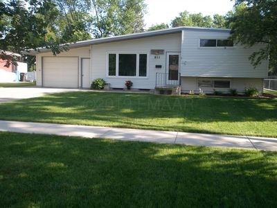 911 21st Ave S, Fargo, ND, 58103