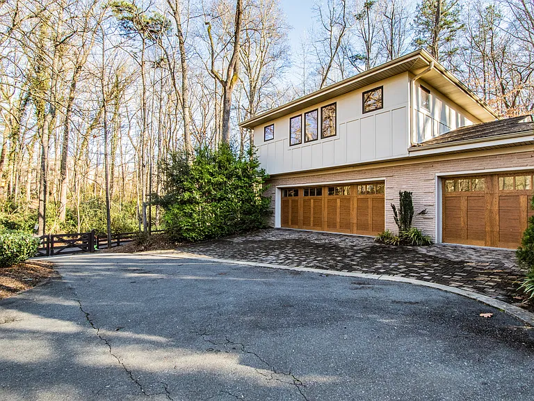 3911 Lakeside Dr — Photo 36