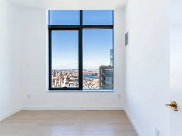 3 Court Square image 9 of 10