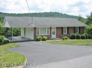 320 Mulberry Dr, Christiansburg, VA