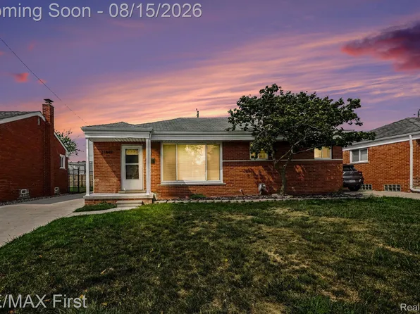 21643 Visnaw St, Saint Clair Shores, MI 48081