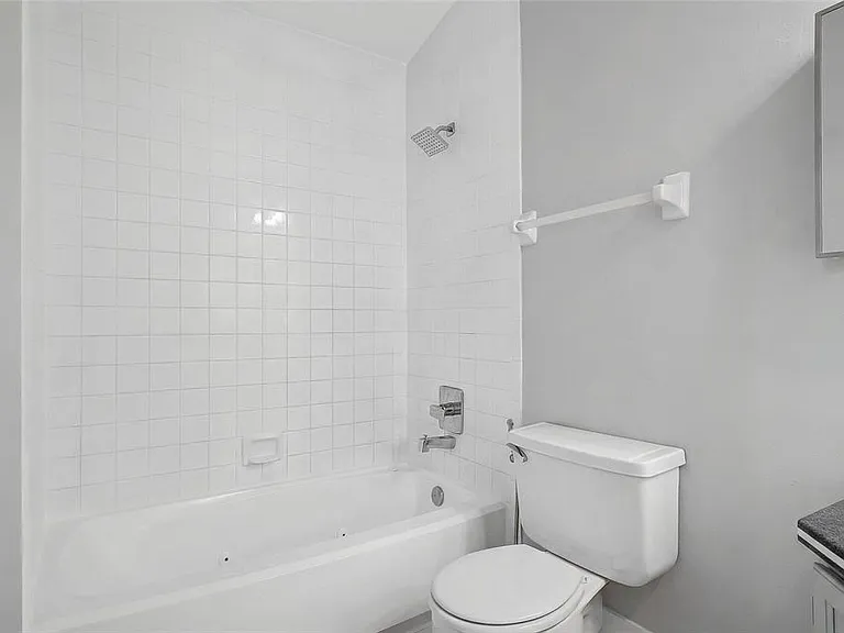 11462 Commercial St — Photo 31