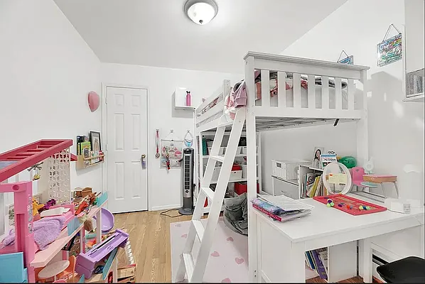 Rented by Brickview NYC Realty NYV LLC | media 8