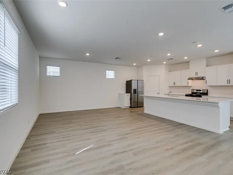 9133 Vesey Ave — Photo 12