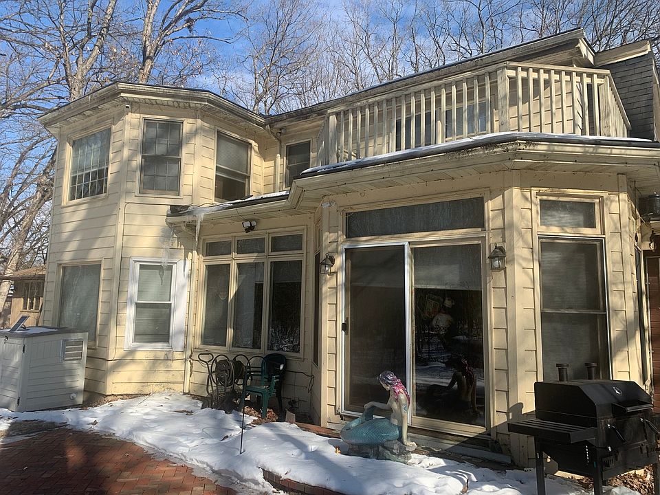 2nd image of 32 Braeburn Dr