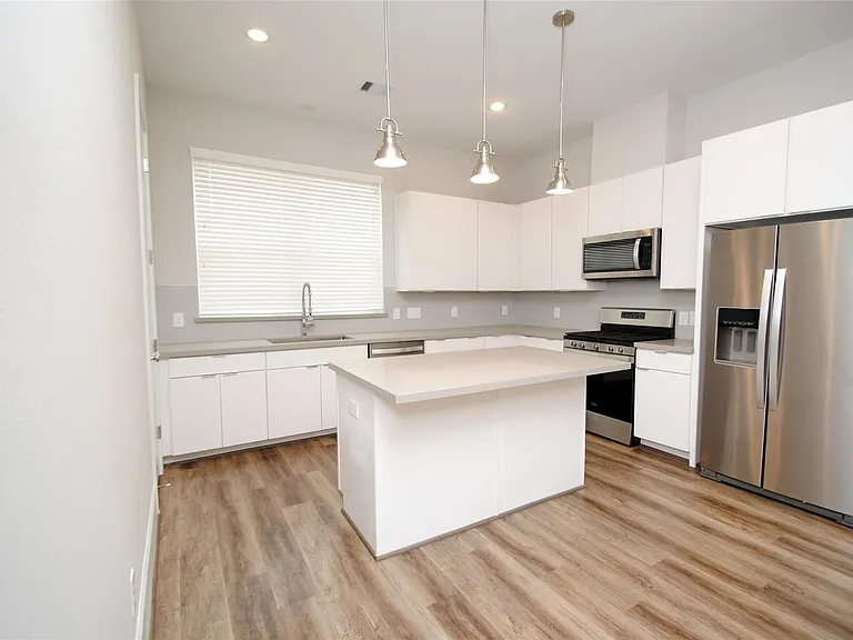 1270 N Post Oak Rd #A — Photo 3