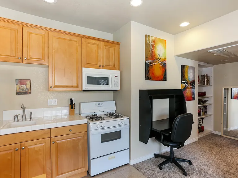 3170 Levante St — Photo 6
