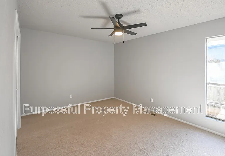 8224 NW 87th St — Photo 26