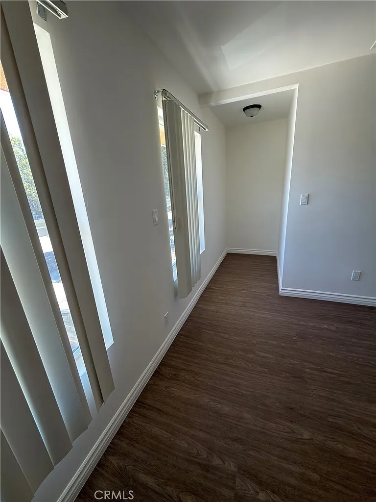 3 bed, 1250 sqft, $3,500 — Photo 4