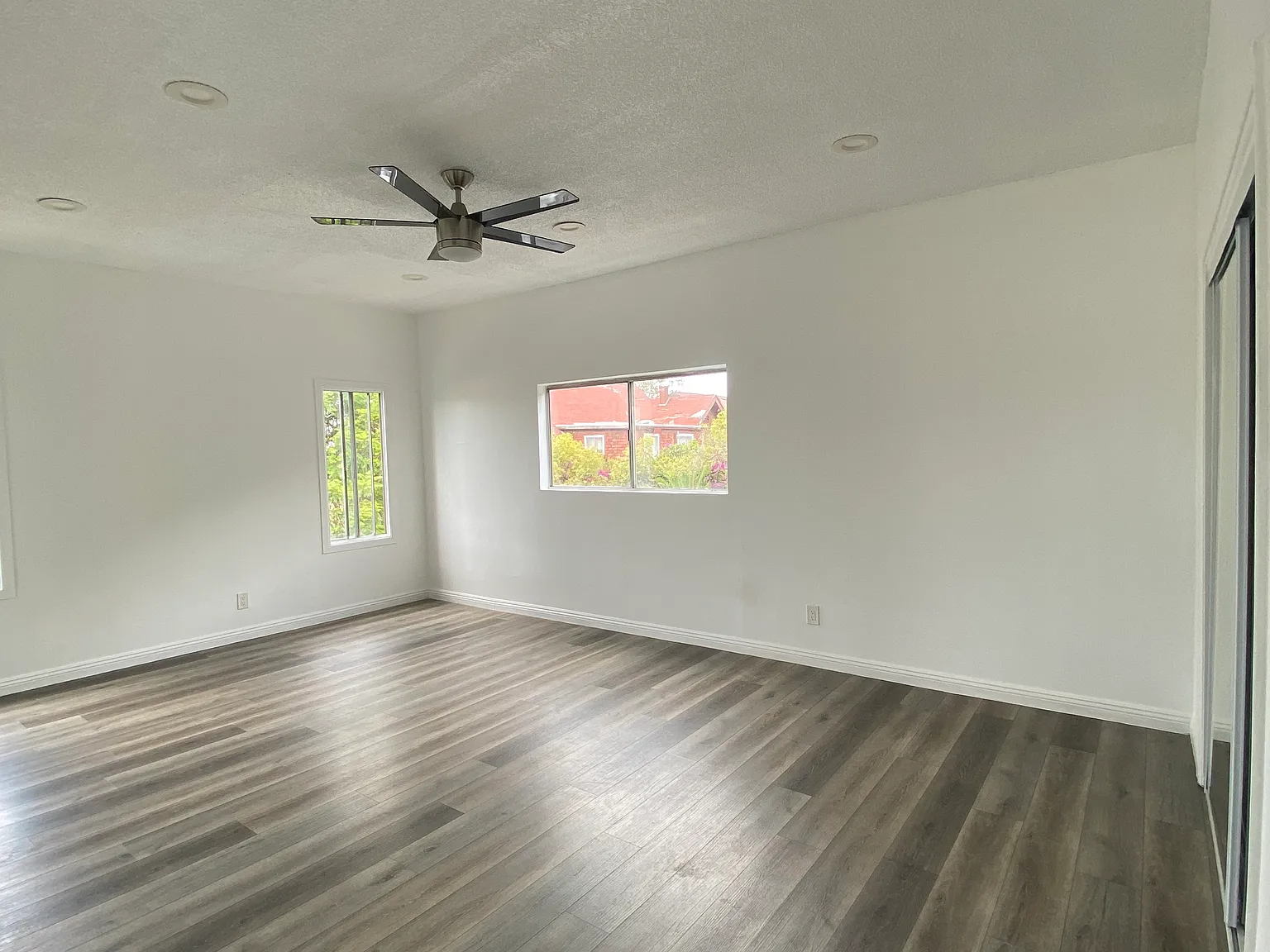 Studio, 600 sqft, $1,800 — Photo 2