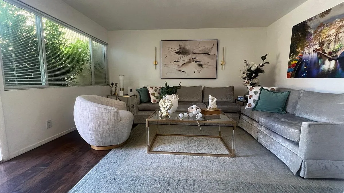 2 bed, 2.0 bath, 1023 sqft, $1,800 — Photo 1