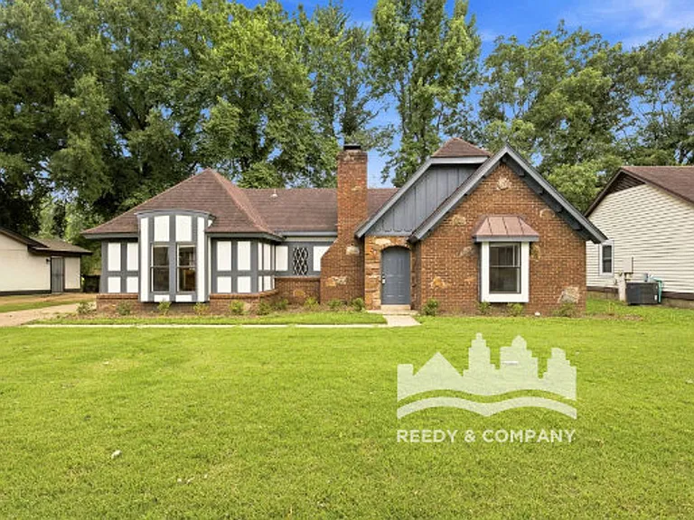 6213 Holly Park Dr — Photo 4