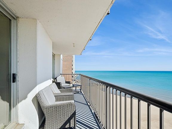 2nd image of 5855 N Sheridan Rd APT 9B