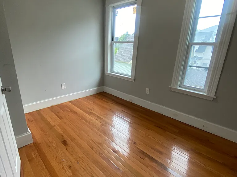 120 Belmont St #3 — Photo 6