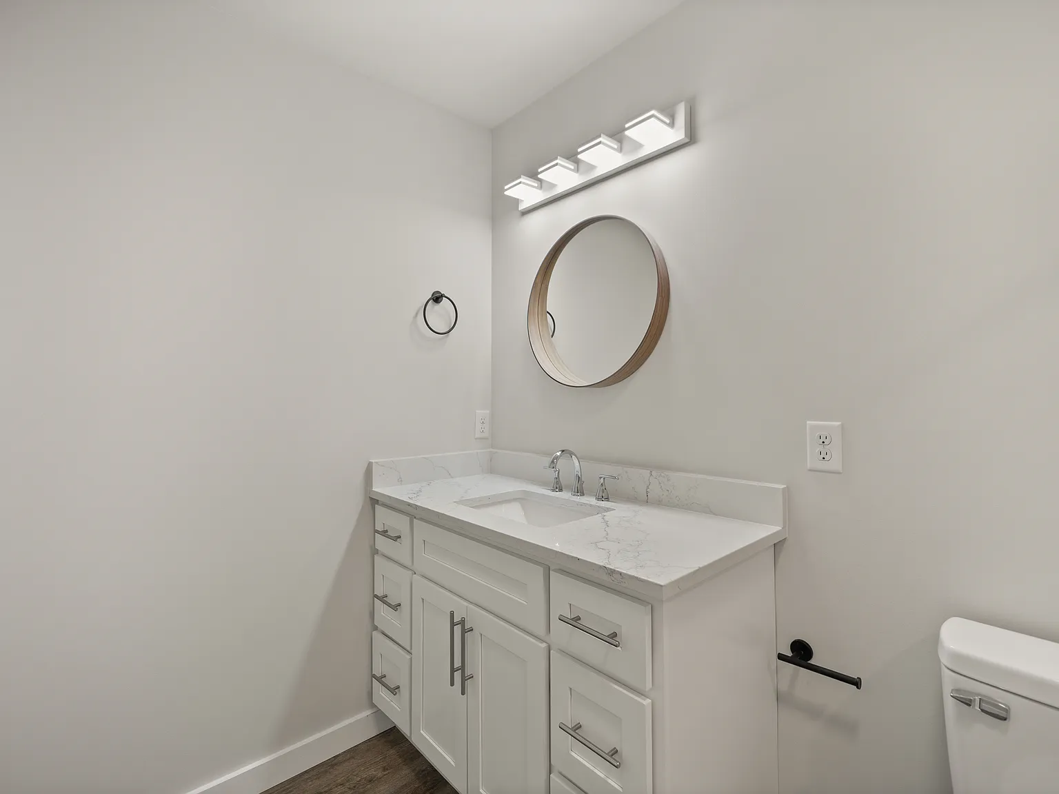 2 bed, 1100 sqft, $1,250 — Photo 2
