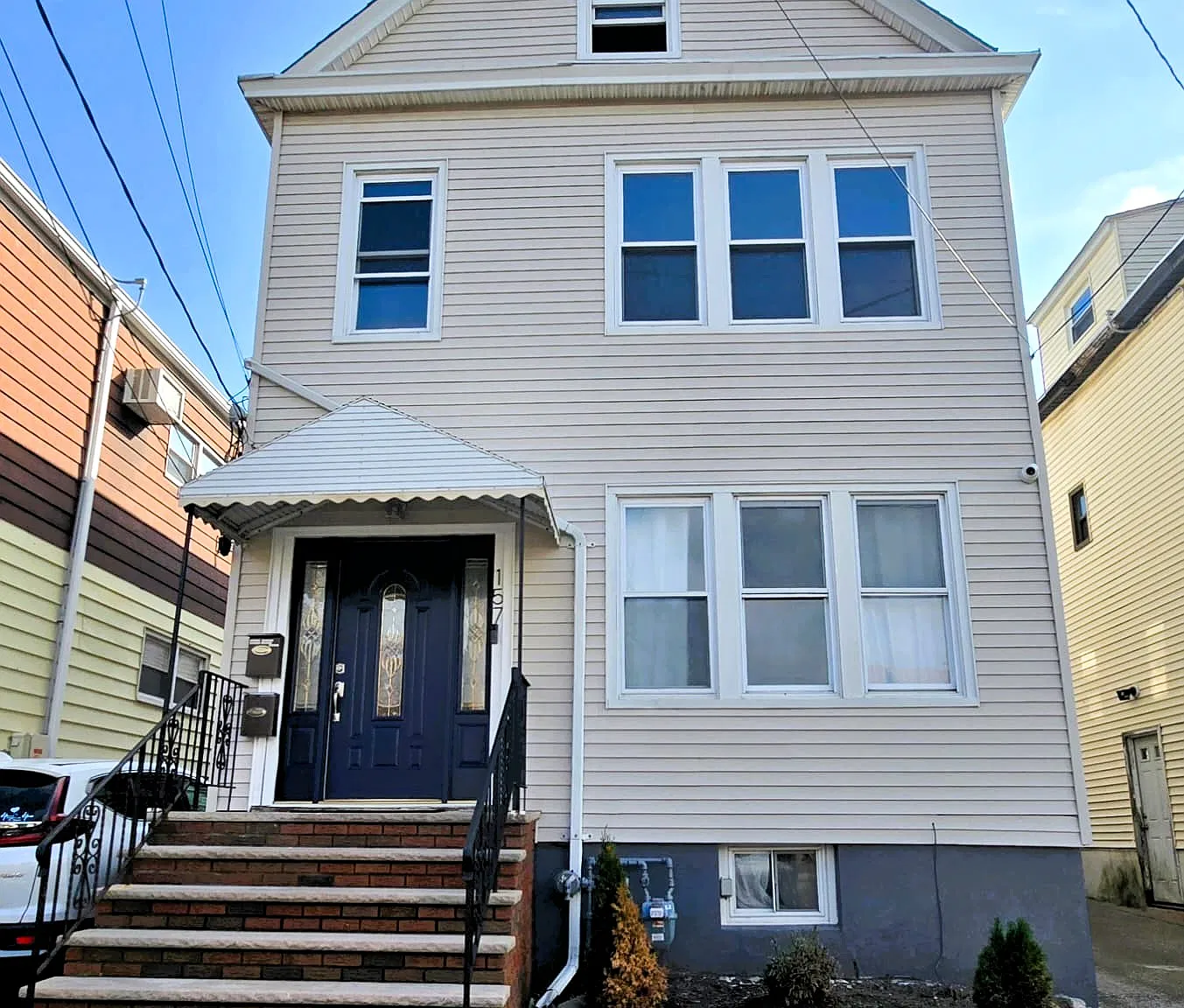 3 bed, $2,500 — Photo 1