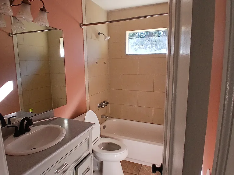 943 Chulio Rd SE — Photo 11