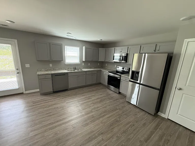 8069 Driftwood Loop — Photo 6