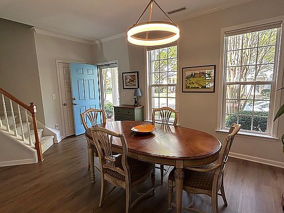 3rd image of 305 Danbury Ct